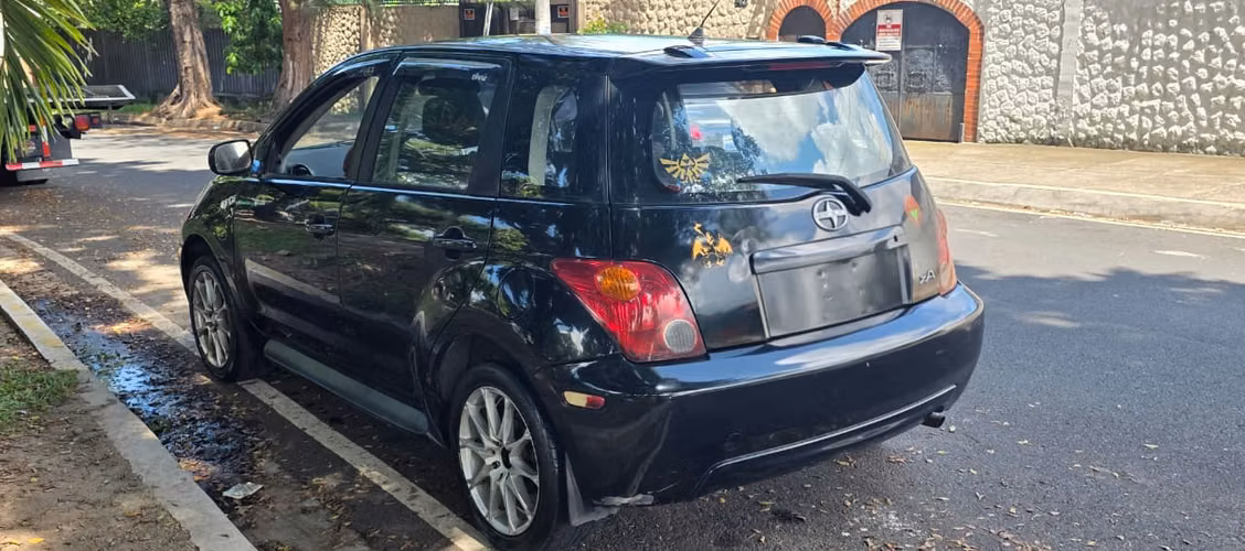 Venta Scion XA 2004 estandar $4500 neg