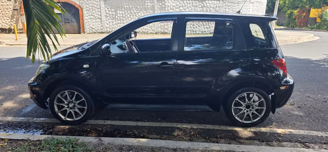 Venta Scion XA 2004 estandar $4500 neg