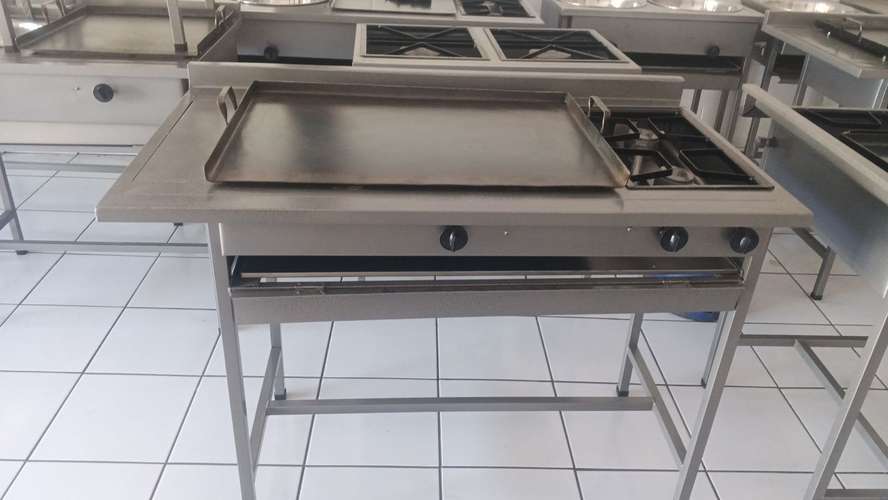 Cocina 1.15 m industrial para pupusas 