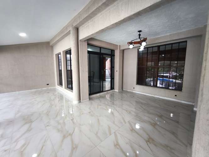 ESCALON AMPLIA CASA CON PISCINA ALQUILER $3,500 PRIVADO - Imagen 11