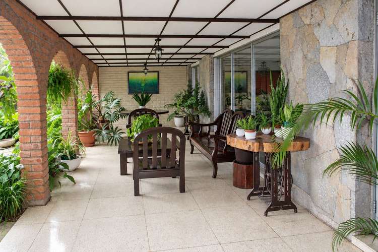 ALTAMIRA VENTA CAS $840,000 PRIVADO