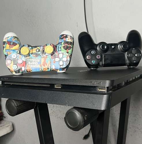 PS4 slim 1TB 10 excelentes juegos