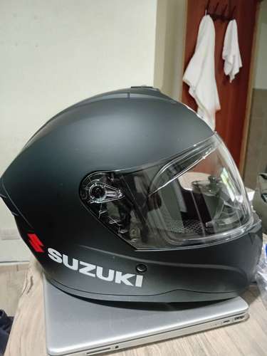 2027 Casco suzuki modelo M71