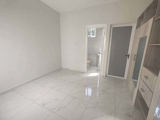 Residencial Villa San Carlos, Calle Mano de Leon, Escalón Norte, San Salvador.