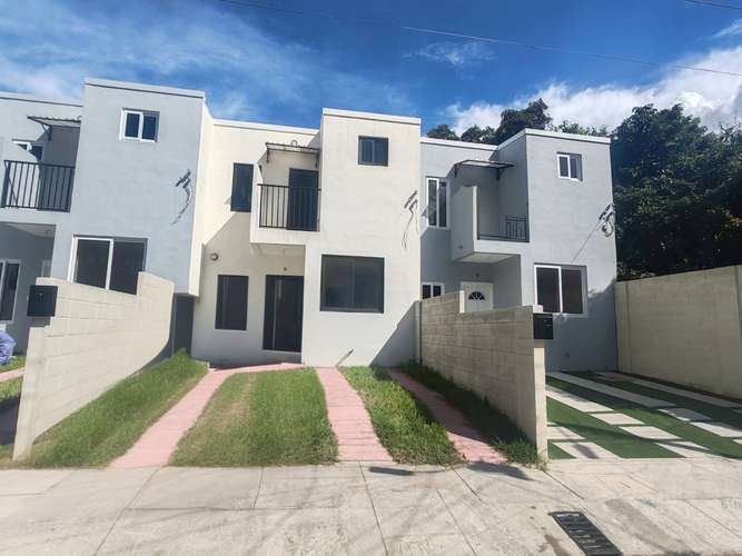Residencial Villa San Carlos, Calle Mano de Leon, Escalón Norte, San Salvador.