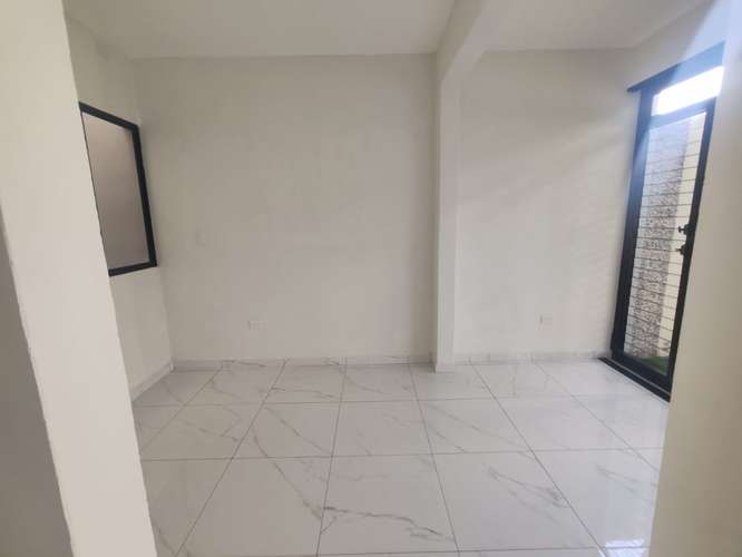 Residencial Villa San Carlos, Calle Mano de Leon, Escalón Norte, San Salvador.