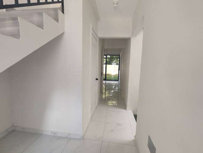 Residencial Villa San Carlos, Calle Mano de Leon, Escalón Norte, San Salvador.
