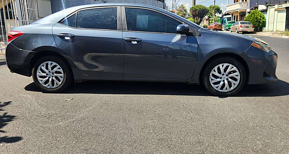 Toyota corolla le 2019 autom motor 1.8 ecodrive cámara usb aire vids-elect acepto auto a cuenta  - Imagen 4