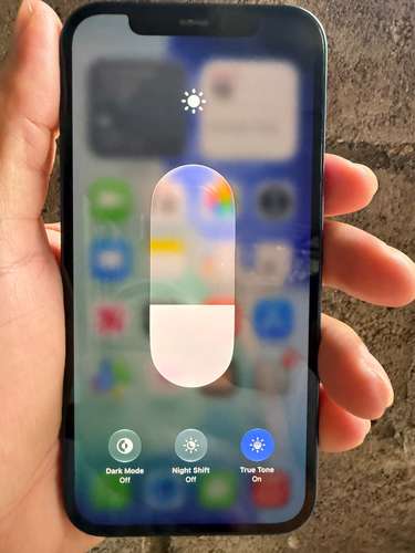 Vendo IPhone 12 Blue de 64gb en Buen Estado 