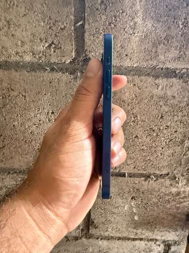 Vendo IPhone 12 Blue de 64gb en Buen Estado 
