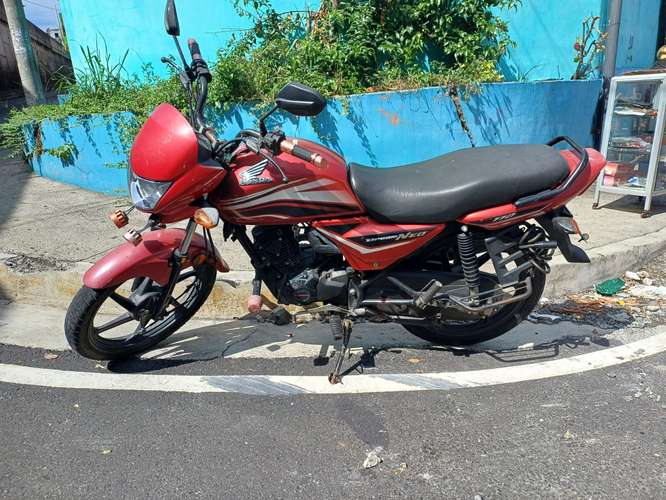 Moto Honda Dream Neo 2017 standar, en buen estado, un solo dueño, buen condicion de Motor económica. 