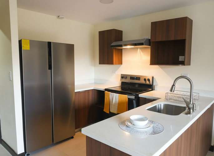Lujoso apartamento de 3 habitaciones en alquiler con terraza, amueblado, a pasos de las Ramblas, Santa Tecla - Imagen 2