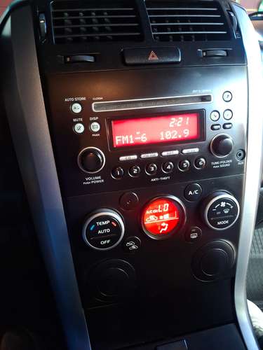 Vendo Suzuki Vitara 2015 de agencia
