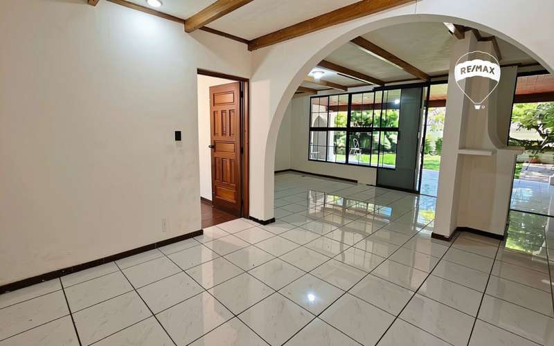 Venta | Exclusiva residencia | Cumbres de La Esmeralda | Antiguo Cuscatlán - Imagen 4
