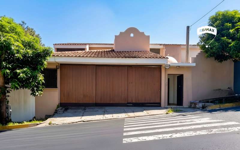 Venta | Exclusiva residencia | Cumbres de La Esmeralda | Antiguo Cuscatlán