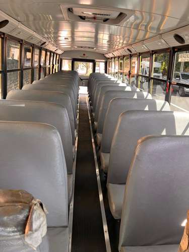 Bus Freighliner 13 filas de asientos más motorista motor Cummins Rojo frenos de aire 