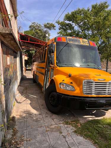 Bus Freighliner 13 filas de asientos más motorista motor Cummins Rojo frenos de aire 