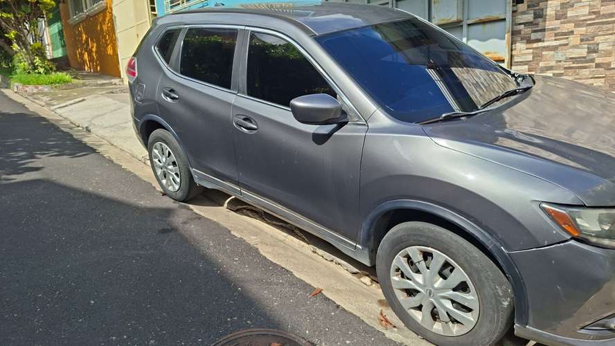 Vendo Nissan Rogue año 2016 precio negotiable 