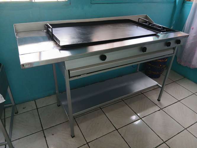 Placha con sobremesa en acero inoxidable 