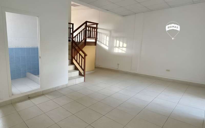LOCAL COMERCIAL / OFICINAS EN COLONIA ESCALÓN - Imagen 7