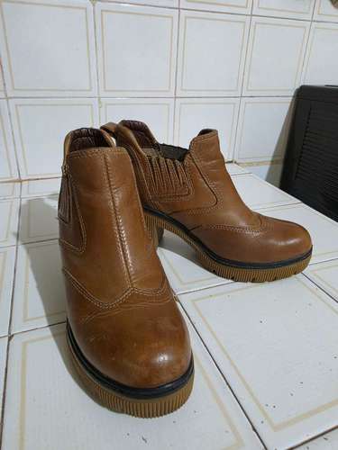 Botas CAT para mujer talla 7