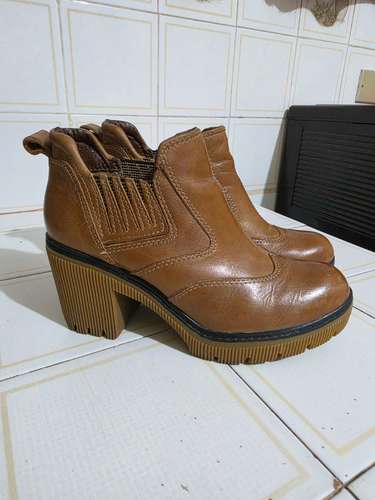 Botas CAT para mujer talla 7