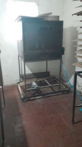 Horno 6 latas con base de rodos