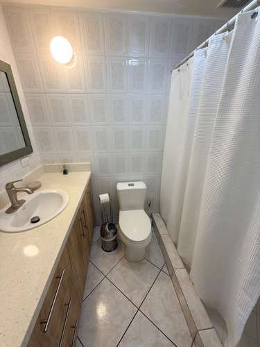  SE ALQUILA APARTAMENTO SIENA SAN BENITO, AMUEBLADO, REMODELADO, tiene 100 mts2, 3 habitaciones, area de servicio, 2 p