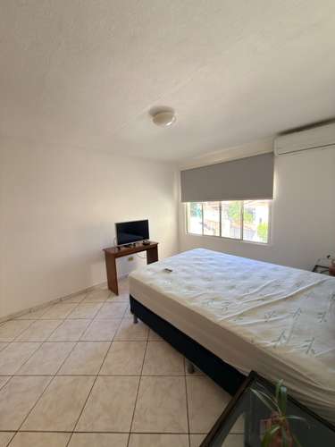  SE ALQUILA APARTAMENTO SIENA SAN BENITO, AMUEBLADO, REMODELADO, tiene 100 mts2, 3 habitaciones, area de servicio, 2 p