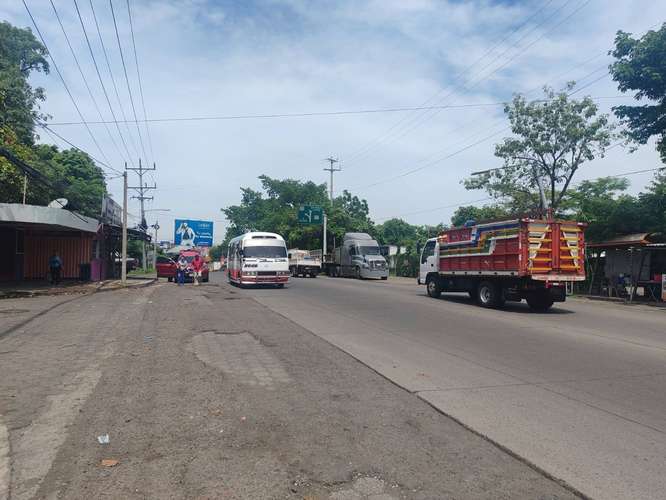 Carretera Panamericana, por Redondel Los Leones, Salida a La Union.