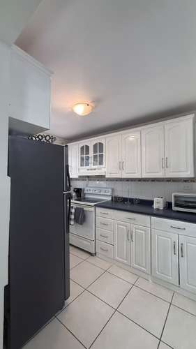 Alquiler de apartamento full amueblado Av. La Capilla de San Benito| Patio | 3 hab.| Hab. Serv.| a/c |$1300/mes.