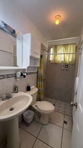 Alquiler de apartamento full amueblado Av. La Capilla de San Benito| Patio | 3 hab.| Hab. Serv.| a/c |$1300/mes.