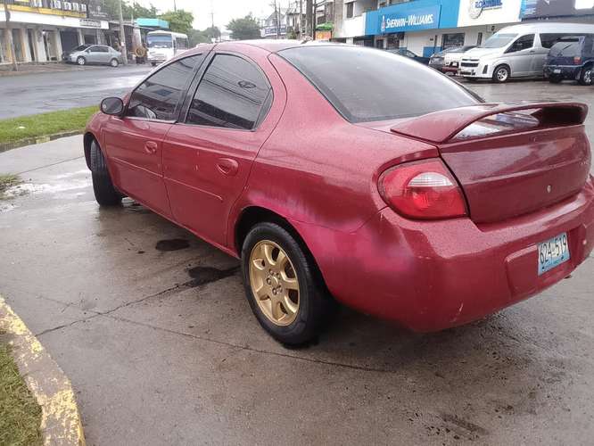 VENDO BONITO DODGE NEON 2005 TRANSMISIÓN AUTOMÁTICA  EN ILOPANGO  $1,900 NEGOCIABLE  MAS INFO AL   WHATSAPP ATSA