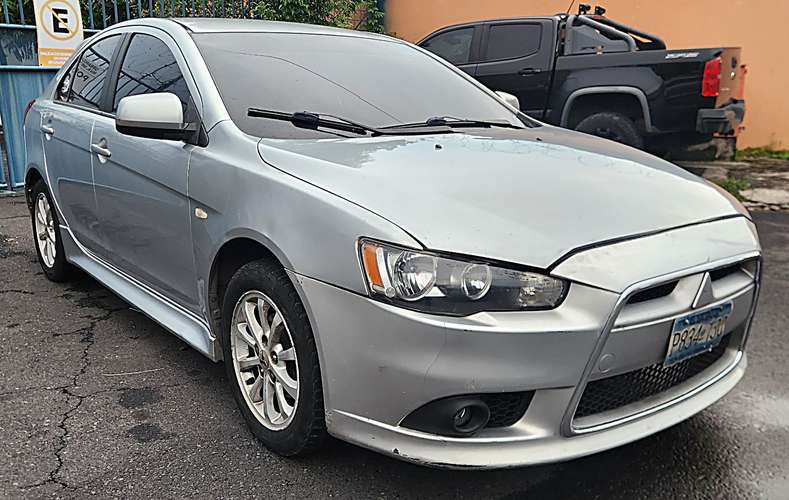 Mitsubishi lancer sportback 2013 autom rines motor 2.0 ecodrive bolsas buenas acepto auto a cuenta 