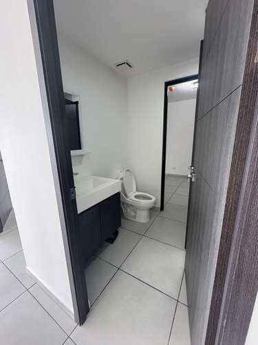 Apartamento nuevo con línea blanca | Alturas del Bosque | ARE012