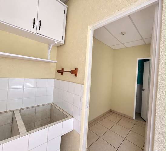 Apartamento de 3 dormitorios en Colonia Escalon, San Salvador - Imagen 4