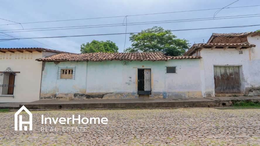 CASA CON  AMPLIO TERRENO EN VENTA, SUCHITOTO