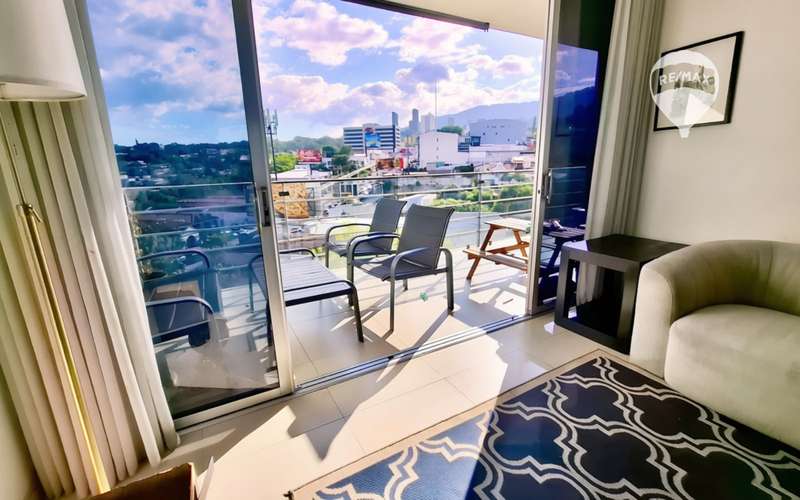 Vt. | Apto. Condominio La Ceiba | Col. Escalón, | S,S, | Nivel 3 - Imagen 5