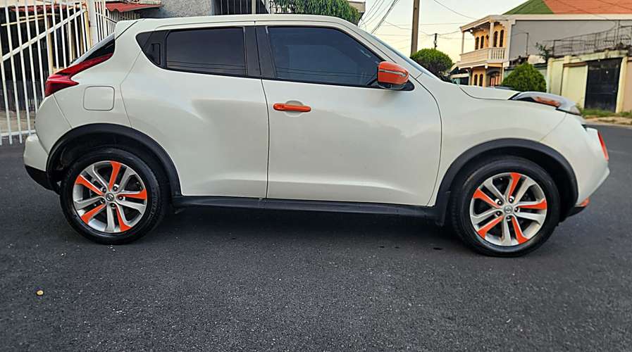 NISSAN YUKE LT 2015 AUTOM RINES AWD CAMARA AC SUNROOF BLUETOOTH ACEPTO AUTO A CUENTA 