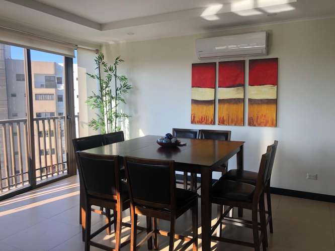  SE ALQUILA APARTAMENTO PUERTA LOS FAROS, SAN BENITO, AMUEBLADO  Tiene 138 m²  Sala y comedor con AC  Baño social Coci