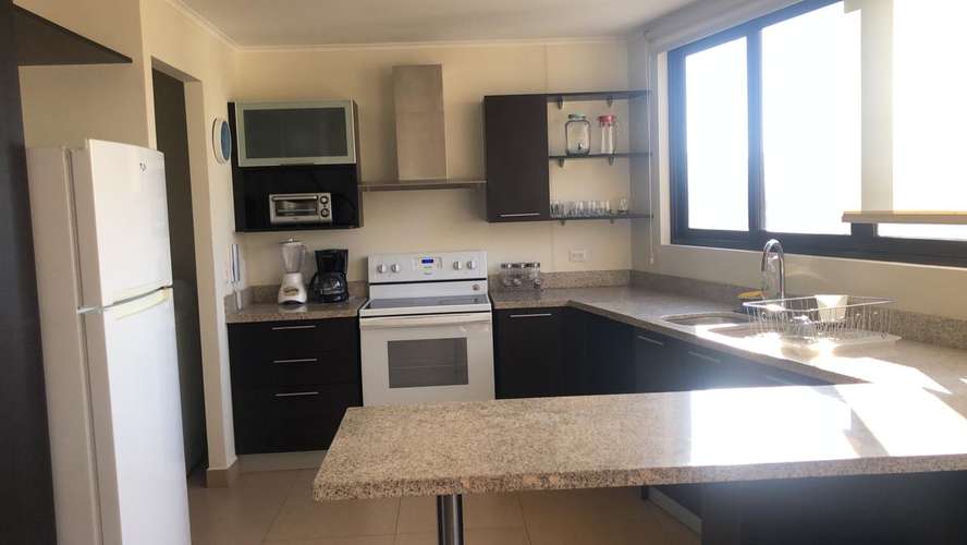  SE ALQUILA APARTAMENTO PUERTA LOS FAROS, SAN BENITO, AMUEBLADO  Tiene 138 m²  Sala y comedor con AC  Baño social Coci - Imagen 7