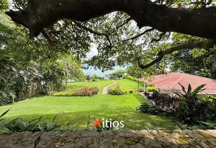 Venta de Casa en Lago de Coatepeque SG