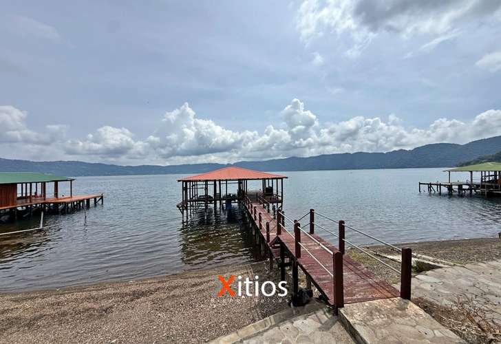 Venta de Casa en Lago de Coatepeque SG