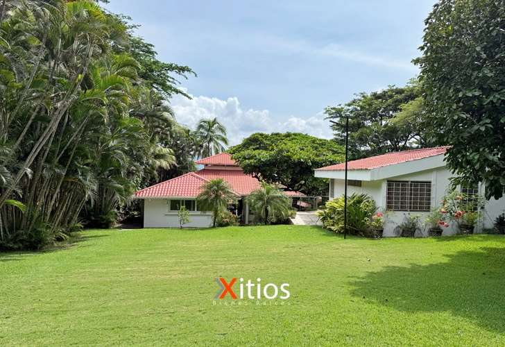 Venta de Casa en Lago de Coatepeque SG
