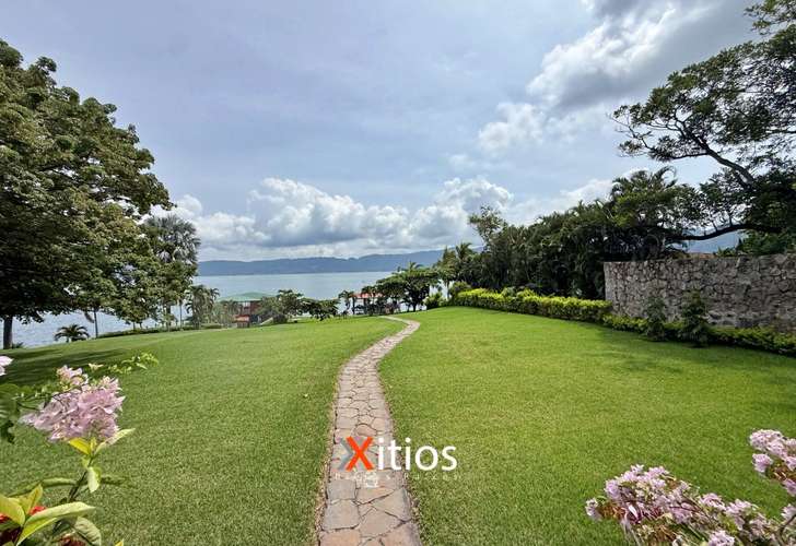 Venta de Casa en Lago de Coatepeque SG