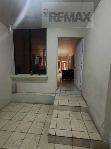 HERMOSA CASA EN VENTA EN RESIDENCIAL SANTA LUCÍA II, SANTA ANA! - Imagen 2