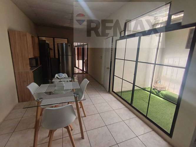 HERMOSA CASA EN VENTA EN RESIDENCIAL SANTA LUCÍA II, SANTA ANA! - Imagen 9