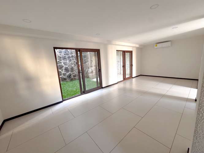 A estrenar en Premier Zaragoza | 3 vehículos| 3 hab | 4 A/C y jardín - Imagen 3