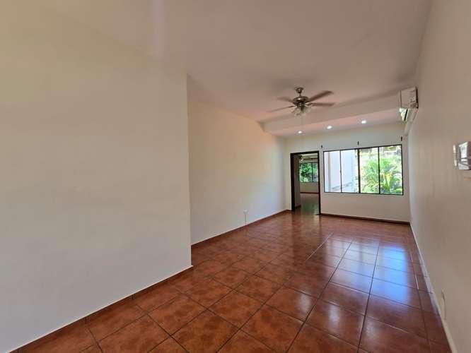 SE VENDE CASA CUMBRES DE CUSCATLÁN, PRIVADO, Tiene 643 v2 de terreno y 440 mts2 de construcción  4 habitaciones  - Imagen 9