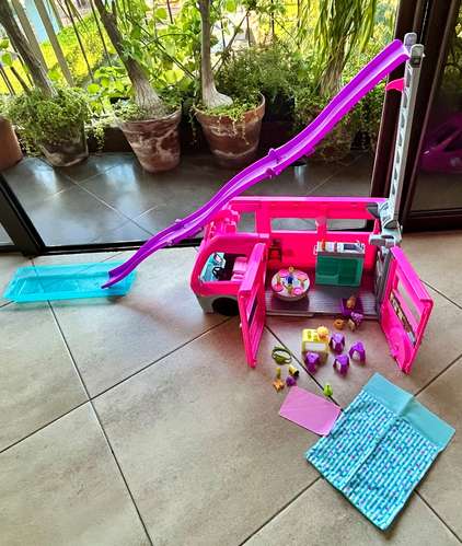  BARBIE DREAMCAMPER ORIGINAL MATTEL – CASA RODANTE CON TOBOGÁN Y PISCINA 